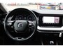 Skoda Octavia Combi 1.0 TSI *Business* | Trekhaak | Carplay | Camera | Stoelverwarming | Navigatie | Cruise & Climate Control | PDC | Bluetooth | Privacy | Orig. NL |