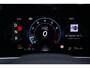 Volkswagen Passat R-line 150 PK DSG Panodak camera IQ Light Stoel-/stuurverwarming Apple Carplay R-Line int./ext. 19 Inch