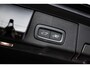 Volvo XC60 2.0 T6 Plug-in hybrid AWD Plus Black Edition | Adaptieve Cruise Control | Donker Glas | Panoramadak | Stoel en Stuurverwarming | Dodehoek Detectie | 21" |
