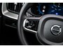 Volvo XC60 2.0 T6 Plug-in hybrid AWD Plus Black Edition | Adaptieve Cruise Control | Donker Glas | Panoramadak | Stoel en Stuurverwarming | Dodehoek Detectie | 21" |