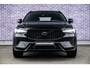 Volvo XC60 2.0 T6 Plug-in hybrid AWD Plus Black Edition | Adaptieve Cruise Control | Donker Glas | Panoramadak | Stoel en Stuurverwarming | Dodehoek Detectie | 21" |