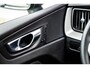 Volvo XC60 2.0 T6 Plug-in hybrid AWD Plus Black Edition | Adaptieve Cruise Control | Donker Glas | Panoramadak | Stoel en Stuurverwarming | Dodehoek Detectie | 21" |