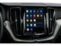 Volvo XC60 2.0 T6 Plug-in hybrid AWD Plus Black Edition | Adaptieve Cruise Control | Donker Glas | Panoramadak | Stoel en Stuurverwarming | Dodehoek Detectie | 21" |