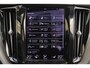 Volvo XC60 T8 Recharge AWD Inscription - Panorama/schuifdak - IntelliSafe Assist & Surround - Harman/Kardon audio - Adaptieve LED koplampen - Parkeercamera achter - Verwarmde voorstoelen, stuur & achterbank - Parkeersensoren voor & achter - Elektr. bedienb. voorstoelen met geheugen - Draadloze tel. lader - Standkachel - Extra getint glas - Elektr. inklapbare trekhaak - 19' LMV