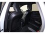 Volvo XC60 T8 Recharge AWD Inscription - Panorama/schuifdak - IntelliSafe Assist & Surround - Harman/Kardon audio - Adaptieve LED koplampen - Parkeercamera achter - Verwarmde voorstoelen, stuur & achterbank - Parkeersensoren voor & achter - Elektr. bedienb. voorstoelen met geheugen - Draadloze tel. lader - Standkachel - Extra getint glas - Elektr. inklapbare trekhaak - 19' LMV