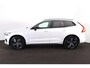 Volvo XC60 T8 Recharge AWD Inscription - Panorama/schuifdak - IntelliSafe Assist & Surround - Harman/Kardon audio - Adaptieve LED koplampen - Parkeercamera achter - Verwarmde voorstoelen, stuur & achterbank - Parkeersensoren voor & achter - Elektr. bedienb. voorstoelen met geheugen - Draadloze tel. lader - Standkachel - Extra getint glas - Elektr. inklapbare trekhaak - 19' LMV