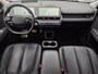 Hyundai Ioniq 5 Lounge 77.4 kWh Automaat / SOH 100%/ Fabrieksgarantie tot 12-2027 / Dealer onderhouden / Trekhaak afneembaar / CCS snellader / Trekgewicht 1600 kg / Bose Audio Systeem / WLTP bereik 476 km bereik stad 687 km / Elektrische achterklep / Stuur- Stoel & Achterbank verwarming /