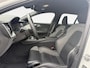 Volvo V60 2.0 T6 Plug-in hybrid AWD Plus Dark Trekhaak | Verwarmde voorruit | Sportstoelen | 360 graden camera |