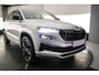 Skoda Karoq Sportline Business 1.5 TSI 150pk DSG Automaat Trekhaak, Adaptive cruise control, Achteruitrijcamera, Elektrische achterklep, LED matrix koplampen