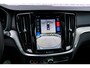 Volvo V60 2.0 T6 Plug-in hybrid AWD Ultra Dark | Panoramadak | Head Up Display | Donker Glas | Sportstoelen | Power Seats | Harman Kardon |