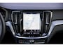 Volvo V60 2.0 T6 Plug-in hybrid AWD Ultra Dark | Panoramadak | Head Up Display | Donker Glas | Sportstoelen | Power Seats | Harman Kardon |