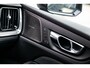 Volvo V60 2.0 T6 Plug-in hybrid AWD Ultra Dark | Schuif-/kanteldak | Head Up Display | Donker Glas | Sportstoelen | Power Seats | Harman Kardon |