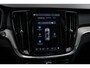 Volvo V60 2.0 T6 Plug-in hybrid AWD Ultra Dark | Schuif-/kanteldak | Head Up Display | Donker Glas | Sportstoelen | Power Seats | Harman Kardon |