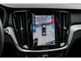 Volvo V60 2.0 T6 Plug-in hybrid AWD Ultra Dark | Schuif-/kanteldak | Head Up Display | Donker Glas | Sportstoelen | Power Seats | Harman Kardon |