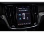 Volvo V60 2.0 T6 Plug-in hybrid AWD Ultra Dark | Schuif-/kanteldak | Head Up Display | Donker Glas | Sportstoelen | Power Seats | Harman Kardon |