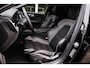 Volvo V60 2.0 T6 Plug-in hybrid AWD Ultra Dark | Schuif-/kanteldak | Head Up Display | Donker Glas | Sportstoelen | Power Seats | Harman Kardon |