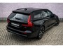 Volvo V60 2.0 T6 Plug-in hybrid AWD Ultra Dark | Schuif-/kanteldak | Head Up Display | Donker Glas | Sportstoelen | Power Seats | Harman Kardon |