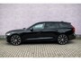 Volvo V60 2.0 T6 Plug-in hybrid AWD Ultra Dark | Schuif-/kanteldak | Head Up Display | Donker Glas | Sportstoelen | Power Seats | Harman Kardon |