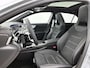 Mercedes-Benz A-klasse 250 e Business Solution AMG | AMG Line Plus pakket | Trekhaak | 360° camera | Head-up display | Panoramaschuifdak | MULTIBEAM LED | Smartphone-integratie | 19 inch AMG velgen |
