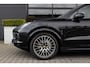 Porsche Cayenne 3.0 E-Hybrid, NL Auto, Luchtvering, Trekhaak, 18-wegs, ACC!