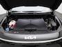 Kia Niro EV DynamicPlusLine 64.8 kWh | Elektr. bed. achterklep | Climate Control / ECC | Open dak schuif/kanteldak Licht metalen velgen 17 inch | Cruise control Adaptive | Navigatie | Lederen bekleding zwart | Stoelverwarming | LED koplampen | Park Distance Control voor en achter | Achteruitrijcamera | Dakrailing |