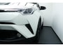Toyota C-HR / C-HR+ 1.8 Hybrid Executive. Bi Tone, Navi, Camera, StoelVerw, 18"LMV, Afn Haak