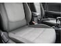 Kia Stonic 1.0 T-GDi DynamicLine BJ2019 Lmv 17" | Led | Pdc | Achteruitrijcamera | Apple carplay | Navi | Airco | Cruise control | Getint glas | Zwart dak