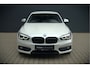 BMW 1-Serie 118i Sport Line Edition | Stoelverwarming | Cruise Control | Parkeersensoren | Navigatie | Groot Scherm | Digitale Tellers | Automaat | Keyless | Trekhaak | LED