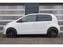 Volkswagen Up! 1.0 MPI 60pk up! 5-Drs. | 17" MOMO Lichtmetalen Velgen | Zwart Dak