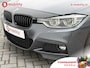 BMW 3-Serie 320i High Executive M-Sport Apple CarPlay | Schuif/Kanteldak | Hifi | Leer | PDC V+A
