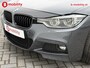 BMW 3-Serie 320i High Executive M-Sport Apple CarPlay | Schuif/Kanteldak | Hifi | Leer | PDC V+A