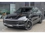 Porsche Cayenne S 2.9 S 441pk Panoramadak Trekhaak elektrisch Comfortstoelen Black edition Luchtvering DAB Sfeerverlichting