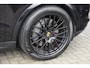 Porsche Cayenne S 2.9 S 441pk Panoramadak Trekhaak elektrisch Comfortstoelen Black edition Luchtvering DAB Sfeerverlichting
