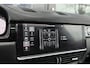 Porsche Cayenne S 2.9 S 441pk Panoramadak Trekhaak elektrisch Comfortstoelen Black edition Luchtvering DAB Sfeerverlichting