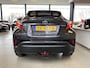 Toyota C-HR / C-HR+ 1.8 Hybrid Bi-Tone,Automaat,Navigatie,Achteruitrijcamera,Climate&Cruisecontrol Adaptief,Trekhaak,Spraakbediening,Keyless,Stoelverwarming,V&A Sensoren,DAB,Dealer Onderhouden,18 Inch Lmv