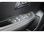 Peugeot 208 1.2 100PK ALLURE | CAMERA VOOR + ACHTER | PARKEERSENSOREN VOOR + ACHTER | DRAADLOZE APPLE CARPLAY/ANDROID AUTO | NAVIGATIE | DODEHOEK DETECTIE | CRUISE CONTROL | DAB+ RADIO | CLIMATE CONTROL | LED KOPLAMPEN |