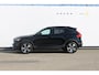 Volvo XC40 T5 262PK Automaat Recharge R-Design Panoramisch schuif-kanteldak / Voorruit verwarming / Harman Kardon Audio / Parkeersensoren voor en achter met camera / Elektrisch bedienbare voorstoelen