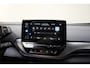 Volkswagen ID.4 Life 77 kWh 3-fase [ LED Navi Camera Standkachel ]
