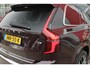 Volvo XC90 2.0 T8 456PK PHEV AWD PLUS BRIGHT | LUCHTVERING VOOR / ACHTER MET FOUR-C SETTINGS  | PANORAMISCH SCHUIF / KANTELDAK | EXTRA GETINT GLAS OP DE ACHTER PORTIEREN | BOWERS & WILKINS HIFI PREMIUM AUDI SYSTEEM INCLUSIEF FRESH AIR SUBWOOFER  | NAVIGATIE SYSTEEM BY GOOGLE MAPS | 360° CAMERA | ELEKTRISCH WEGKLAPBARE TREKHAAK | HEAD-UP DISPLAY | COMFORT STOELEN MET MASAGE FUNCTIE | STOEL VERWARMING EN VENTILATIE | ELEKTRISCH VERSTELBARE COMFORT STOEL MET GEHEUGEN EN ELEKTRISCH VERSTELBARE ZIJWANGEN | GEPERFOREERD NAPPA LEDER BEKLEDING BLOND / CHARCOAL | ACHTERBANK VERWARMING | NUBUCK HEMELBEKLEDING | ORREFORS KRISTALLEN POOKKNOP | GREY ASH HOUT INLEG | GELAMINEERDE ZIJRUITEN EN ACHTERRUIT | ZONGORDIJNEN ACHTERPORTIEREN | 21" 8-MULTI SPAAKS BLACK DIAMOND CUT VELGEN | DODEHOEKDETECTIE | 4-ZONE CLIMATE CONTROL | KEYLESS ENTRY / START | DRAADLOZE TELEFOONLADER | APPLE CARPLAY / ADROID AUTO | ELEKTRISCHE ACHTERKLEP | SFEER VERLICHTING | MATRIX LED KOPLAMPEN |