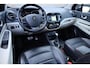 Renault Captur 1.2 TCe Initiale Paris CAMERA TREKHAAK LEER CARPLAY NAVI BOSE STOELVERWARMING CRUISE CLIMA 17"LMV 2xPDC NAP!