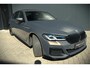 BMW 5-Serie 520e Business Edition Plus M Sport | M Performance | Alvitgrau | Panoramadak | Laser | Stoelverwarming | Stuurverwarming | Camera | Adaptive Cruise Control | Apple Carplay | Navigatie | Elektrische Stoelen | SOH 89%