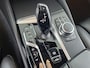 BMW 5-Serie 520e Business Edition Plus M Sport | M Performance | Alvitgrau | Panoramadak | Laser | Stoelverwarming | Stuurverwarming | Camera | Adaptive Cruise Control | Apple Carplay | Navigatie | Elektrische Stoelen |
