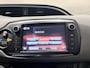 Toyota Yaris 1.0 VVT-i Business Plus Airco | Bluetooth | LED Dagrijverlichting | Lederen Stuurwiel | Multimedia-Voorbereiding | Navigatiesysteem | Start/Stop Systeem