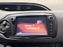 Toyota Yaris 1.0 VVT-i Business Plus Airco | Bluetooth | LED Dagrijverlichting | Lederen Stuurwiel | Multimedia-Voorbereiding | Navigatiesysteem | Start/Stop Systeem