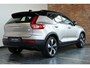 Volvo XC40 Single Motor Extended Range Ultimate 82 kWh | 94% SOH | Semi-Electrische Wegklapbare Trekhaak | Panoramadak | Harman Kardon Premium Audio | 360° Parkeercamera | Parkeersensoren voor + achter | Stoelverwarming | Stuurwielverwarming | Google Infotainment | 1ste Eigenaar