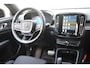 Volvo XC40 231PK Recharge Pure Electric Core Navigatie / Stoelverwarming / Stuurverwarming / Elektrische achterklep / Cruise control / 19" / All season banden