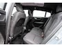 Volvo C40 Recharge Core 69 kWh | Cruise Control | Panoramadak | Trekhaak | Parkeercamera | Uitschuifbare Beensteunen | All-Season Banden |