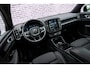 Volvo C40 Recharge Core 69 kWh | Cruise Control | Panoramadak | Trekhaak | Parkeercamera | Uitschuifbare Beensteunen | All-Season Banden |