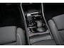 Volvo C40 Recharge Core 69 kWh | Cruise Control | Panoramadak | Trekhaak | Parkeercamera | Uitschuifbare Beensteunen | All-Season Banden |