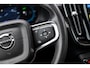 Volvo C40 Recharge Core 69 kWh | Cruise Control | Panoramadak | Trekhaak | Parkeercamera | Uitschuifbare Beensteunen | All-Season Banden |